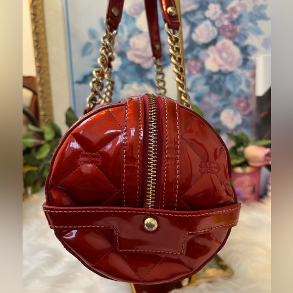 Balenciaga Papillon Handbag in Red Patent Leather - Picture 5 of 13